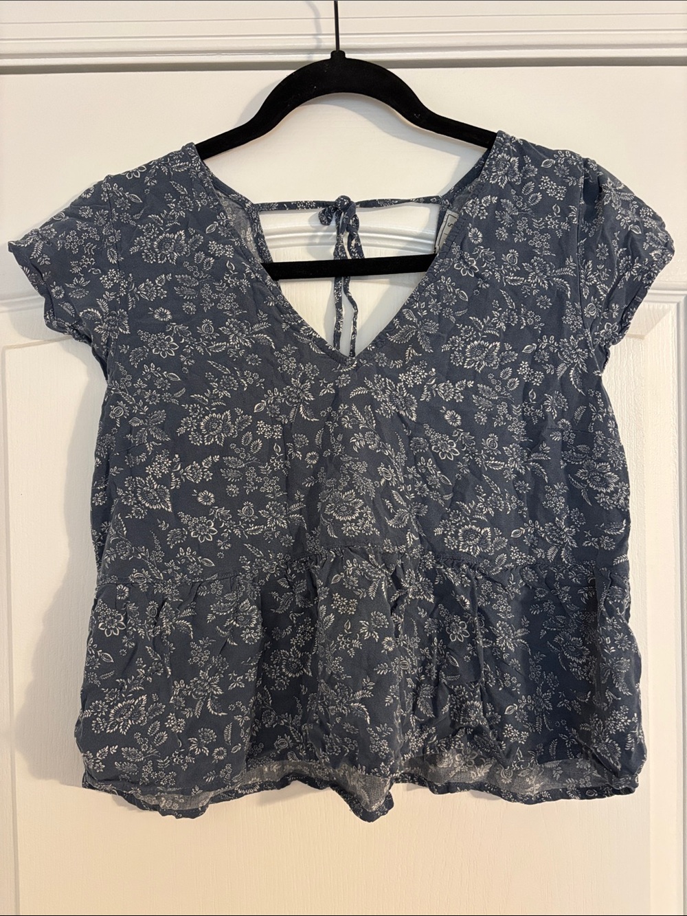 Abercrombie & Fitch Blue Floral V-Neck Peplum Blouse